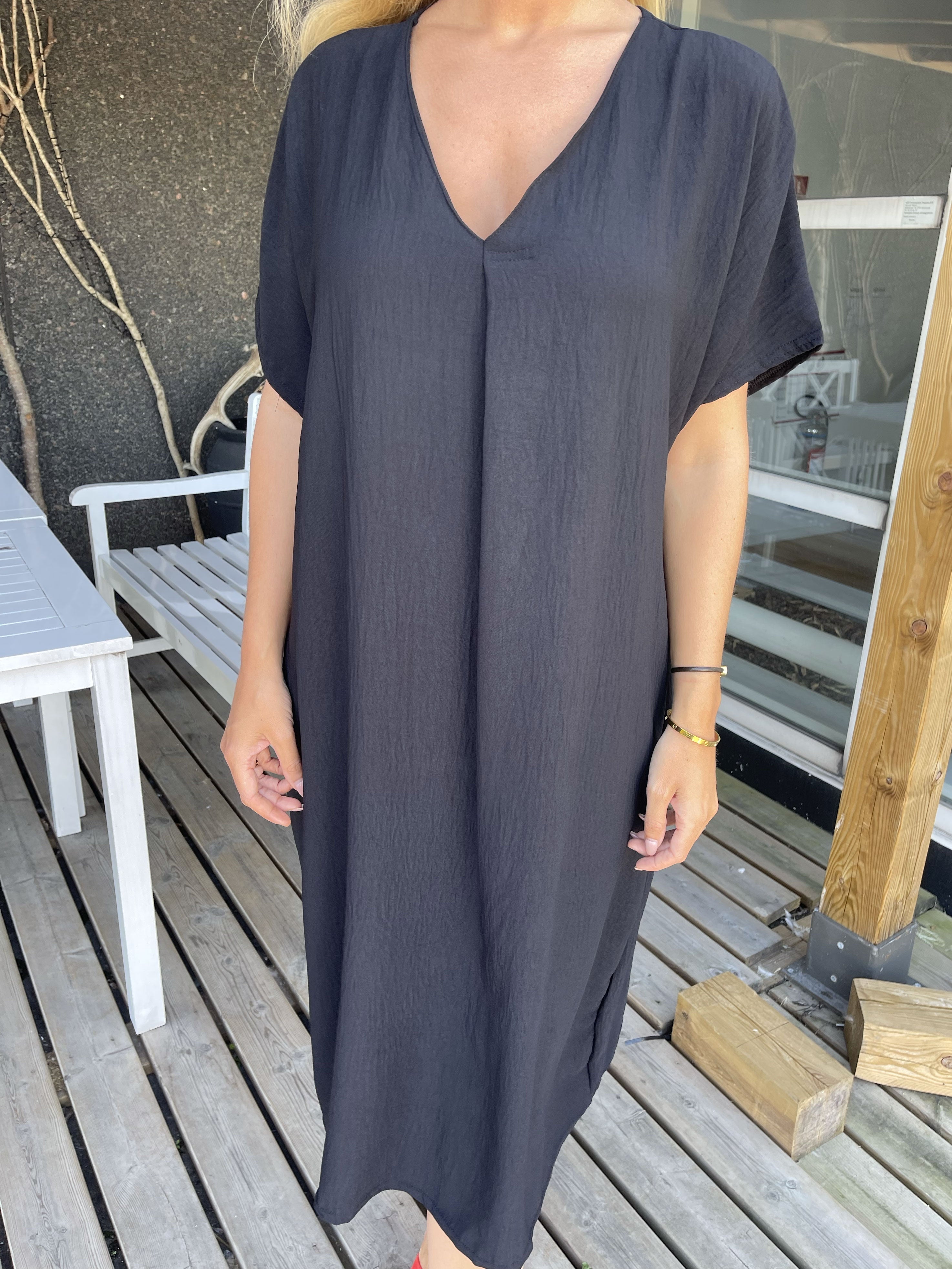 Magga - Lång enkel t-shirt klänning